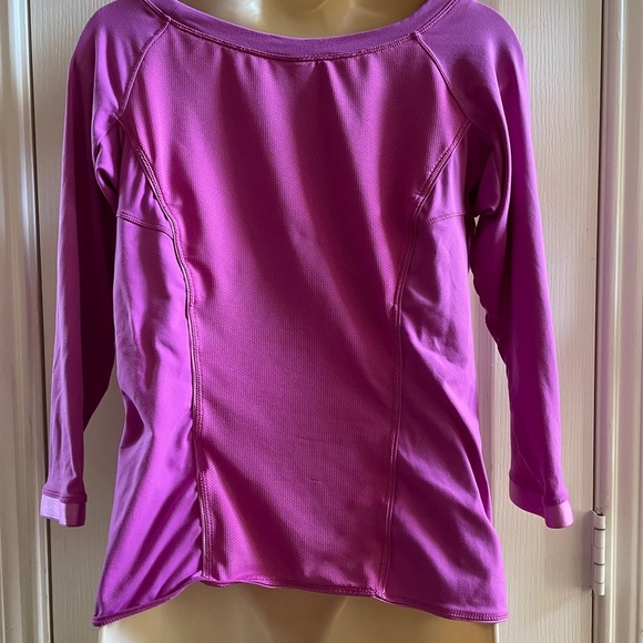 Woman’s Nike activewear shirt sz med 8/10 fitdry - Picture 7 of 8